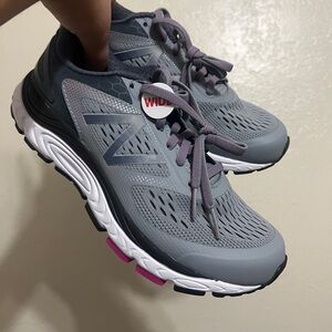 New Balancee 840 v4 Athletic Running Shoe Women’s Size 8 Gray Purple